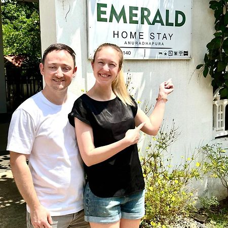 Emerald Home Stay Anuradhapura Kültér fotó